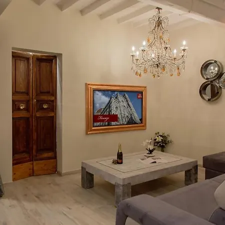 Luxury Apartment *
